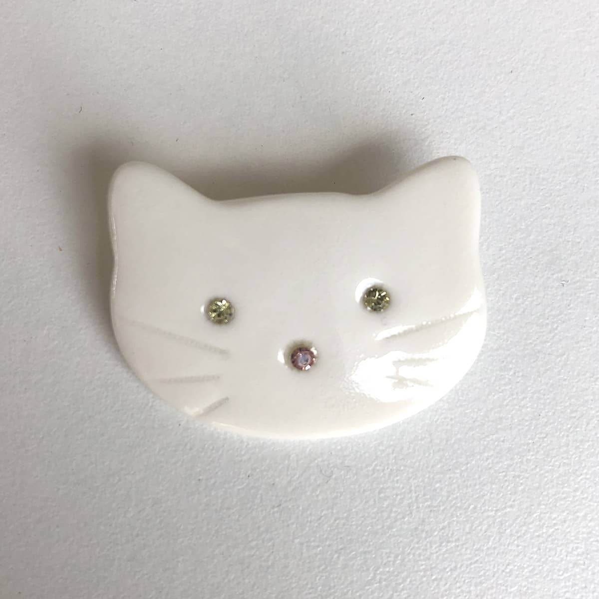 broche chat porcelaine