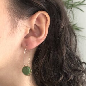 Boucles d’oreilles MILLE-FEUILLES – Or et porcelaine – Olive