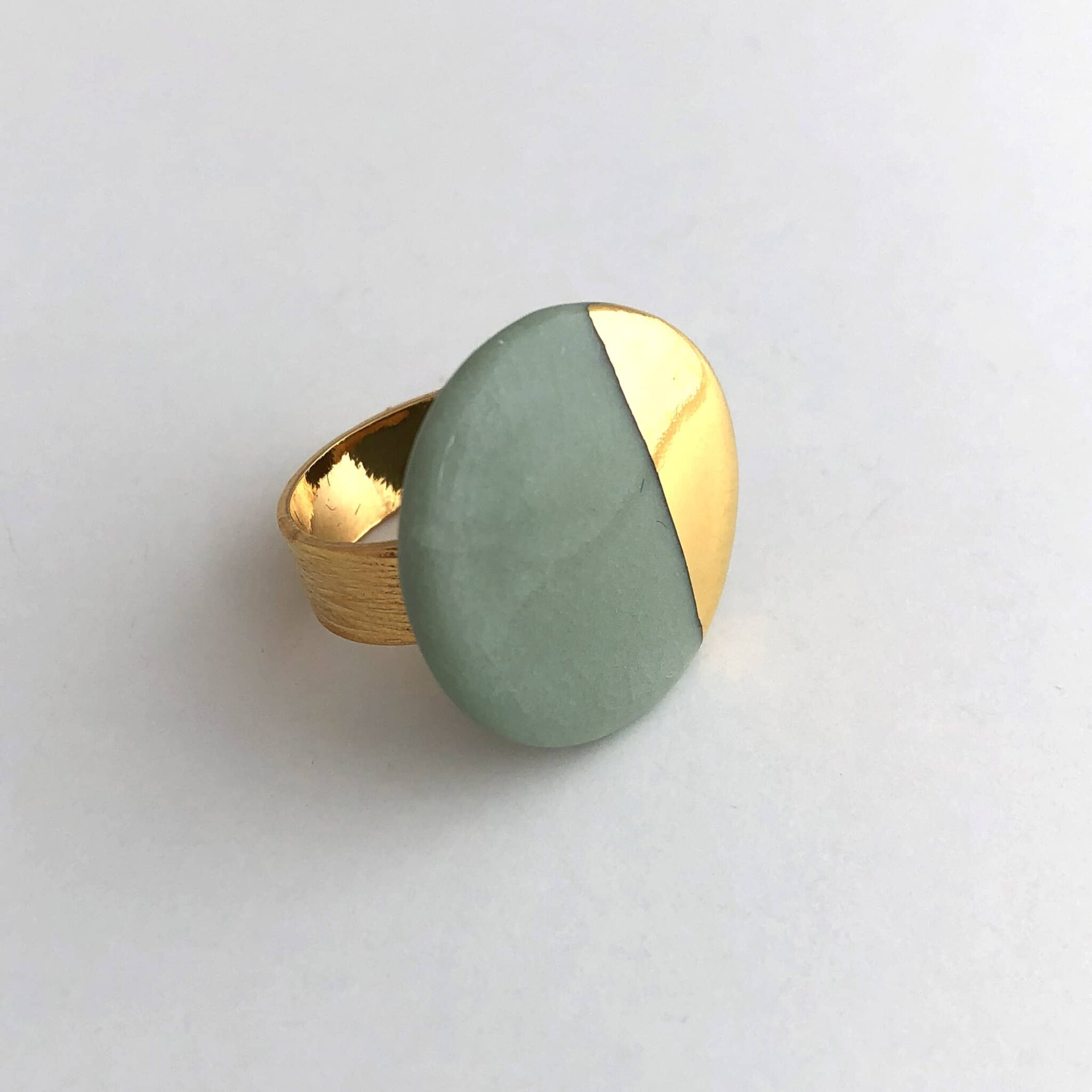 Bague Perle Céramique Rouge Alizarine Design Celte - Taille Réglable - Artiste Gas Gervaise