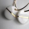 Boucles D'oreilles Anciennes En Porcelaine Peinte Main – Monture Dorée, Style Puces, Occasion