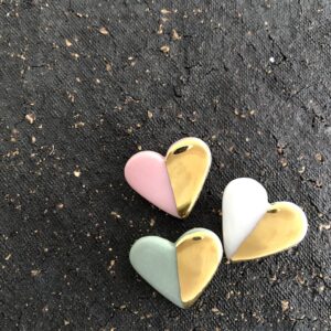 Broche Demi-Coeur – Porcelaine et Or