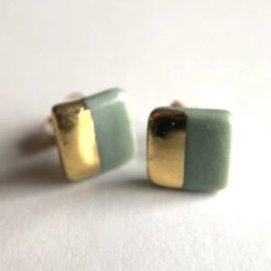 Puces d’oreilles TRIANON – Porcelaine et Or – Vert
