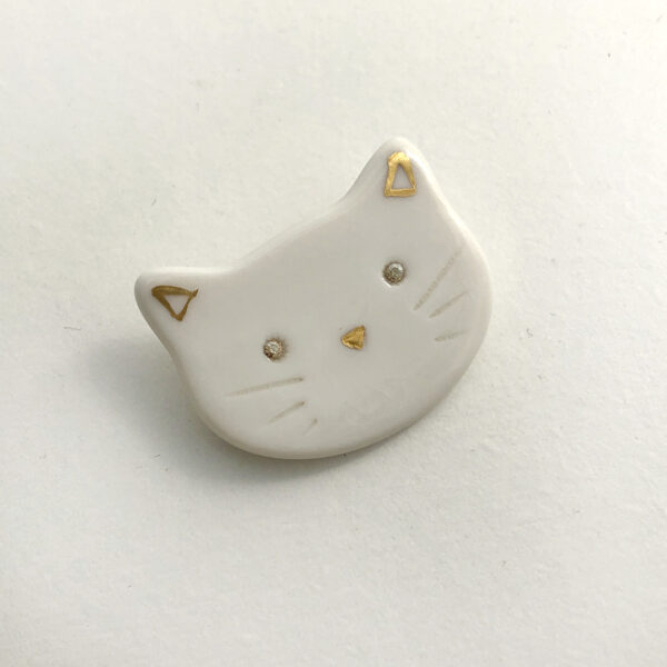 broche porcelaine blanche